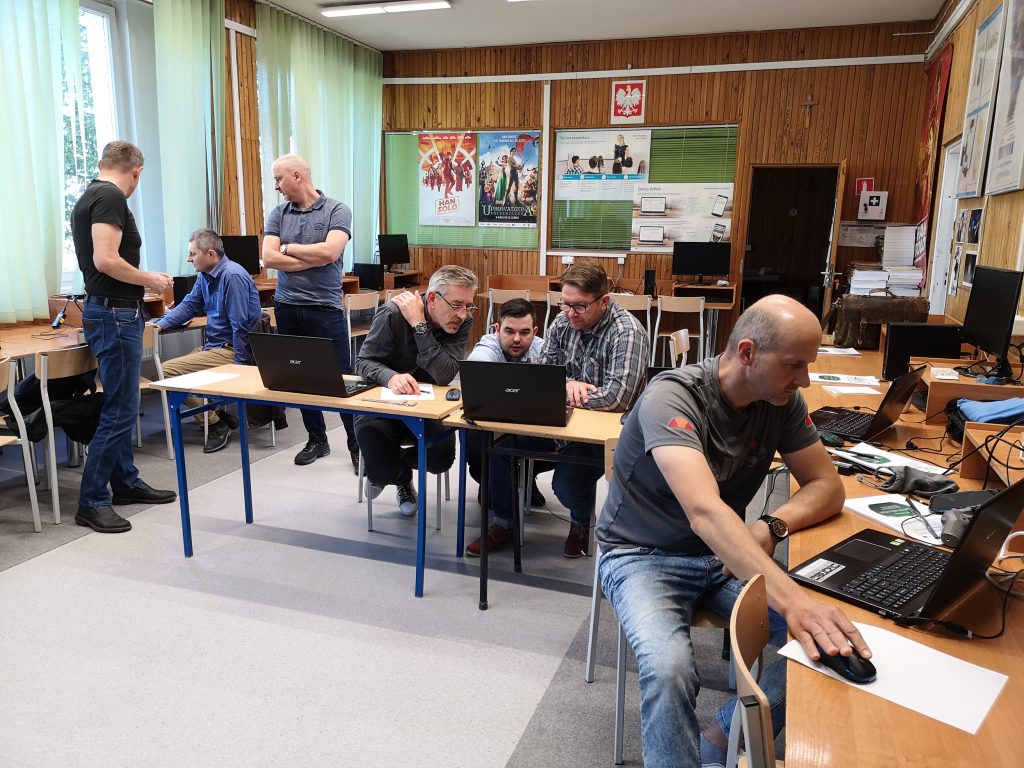 obrazek: W trakcie szkolenia - projektowanie modeli 3D