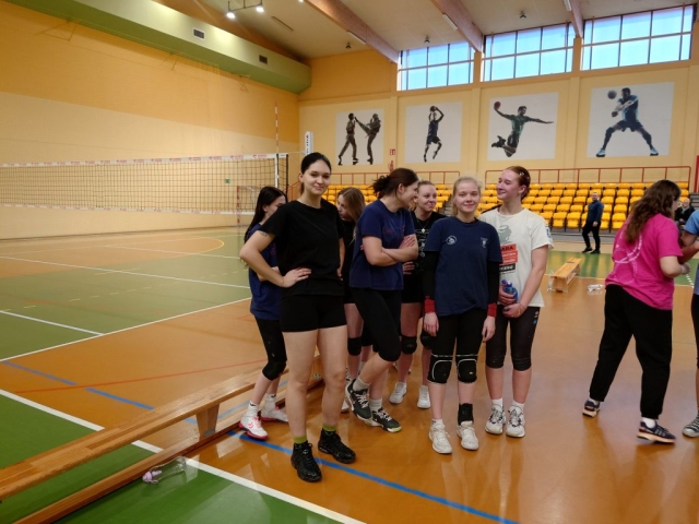 Turniej-Pilki-Siatkowej-z-Okazji-Dnia-Kobiet-8