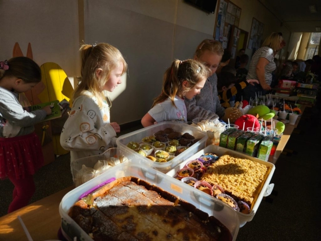 Kiermasz Wiosenny w SP3 dla Krzyśka (34)