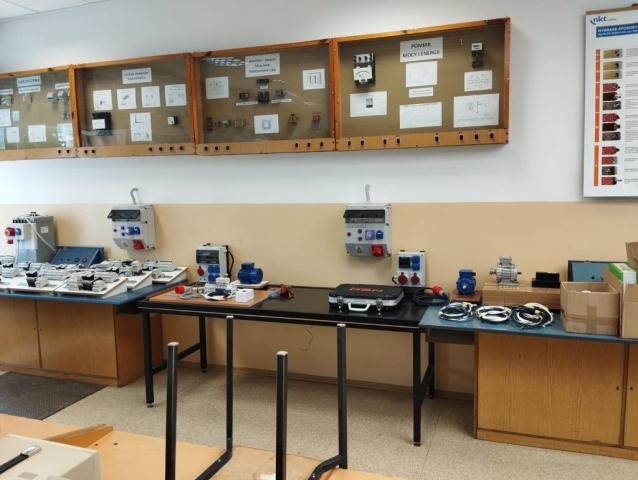 Technik Elektryk – stanowisko egzaminacyjne (4) Technik Elektryk - stanowisko egzaminacyjne (4)
