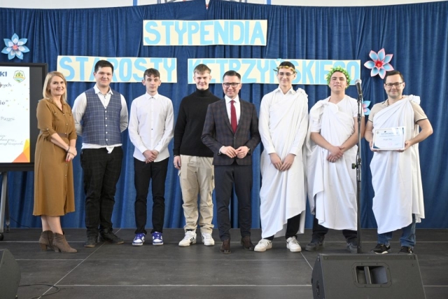 Apel z wręczeniem Stypendiów Starosty Kętrzyńskiego (10)