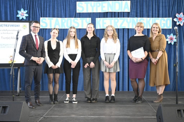 Apel z wręczeniem Stypendiów Starosty Kętrzyńskiego (12)