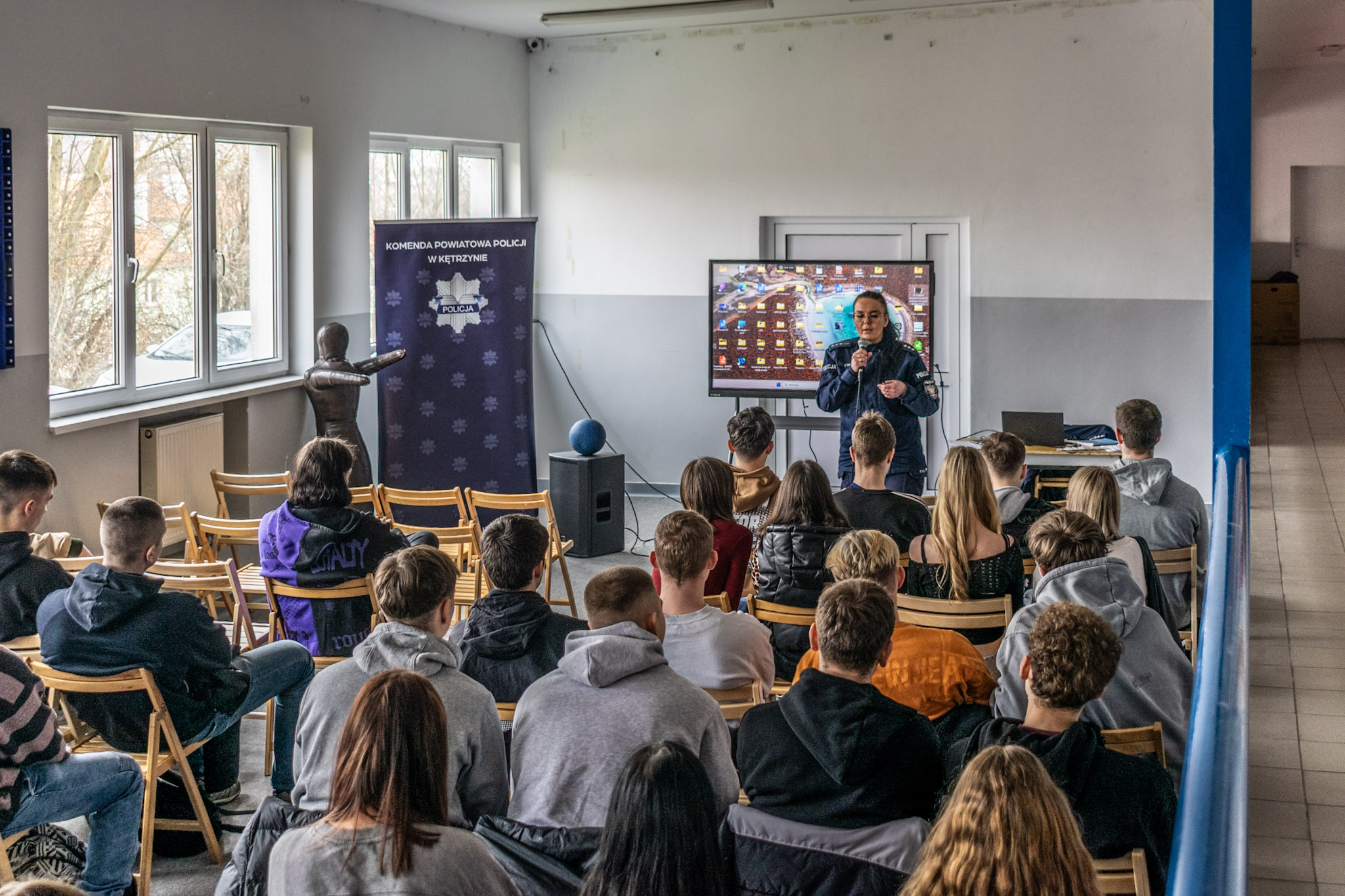 Spotkanie uczniów klas maturalnych z przedstawicielami KPP w Kętrzynie