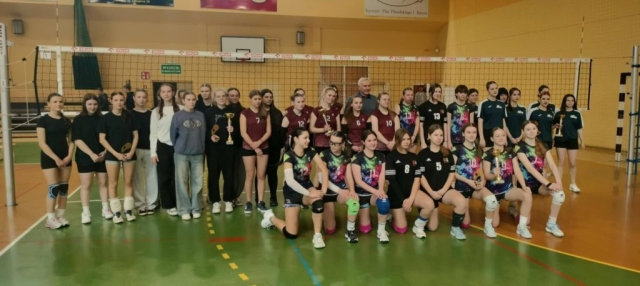 Turniej z okazji Dnia Kobiet – sukces naszych uczennic! (2)