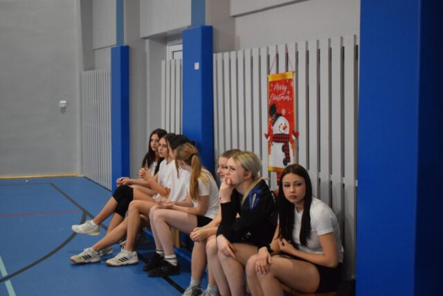 MIKOŁAJKOWY TURNIEJ W PIŁCE SIATKOWEJ DZIEWCZĄT (14)