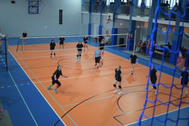 MIKOŁAJKOWY TURNIEJ W PIŁCE SIATKOWEJ DZIEWCZĄT (27)