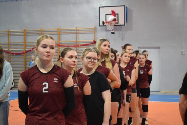 MIKOŁAJKOWY TURNIEJ W PIŁCE SIATKOWEJ DZIEWCZĄT (5)