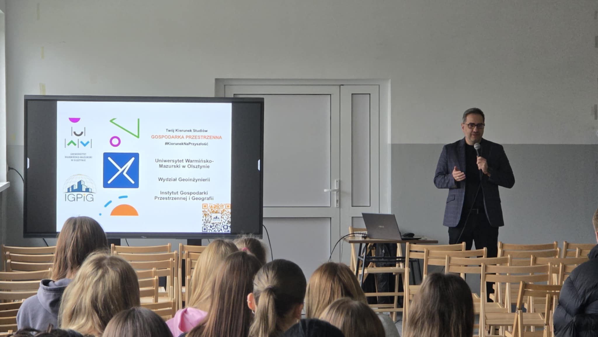 Spotkanie klas maturalnych z wykładowcą UWM