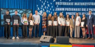 pożegnanie klas maturalnych (26)