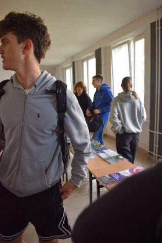 DRUGI KIERMASZ PODRĘCZNIKÓW ZA NAMI! (7)